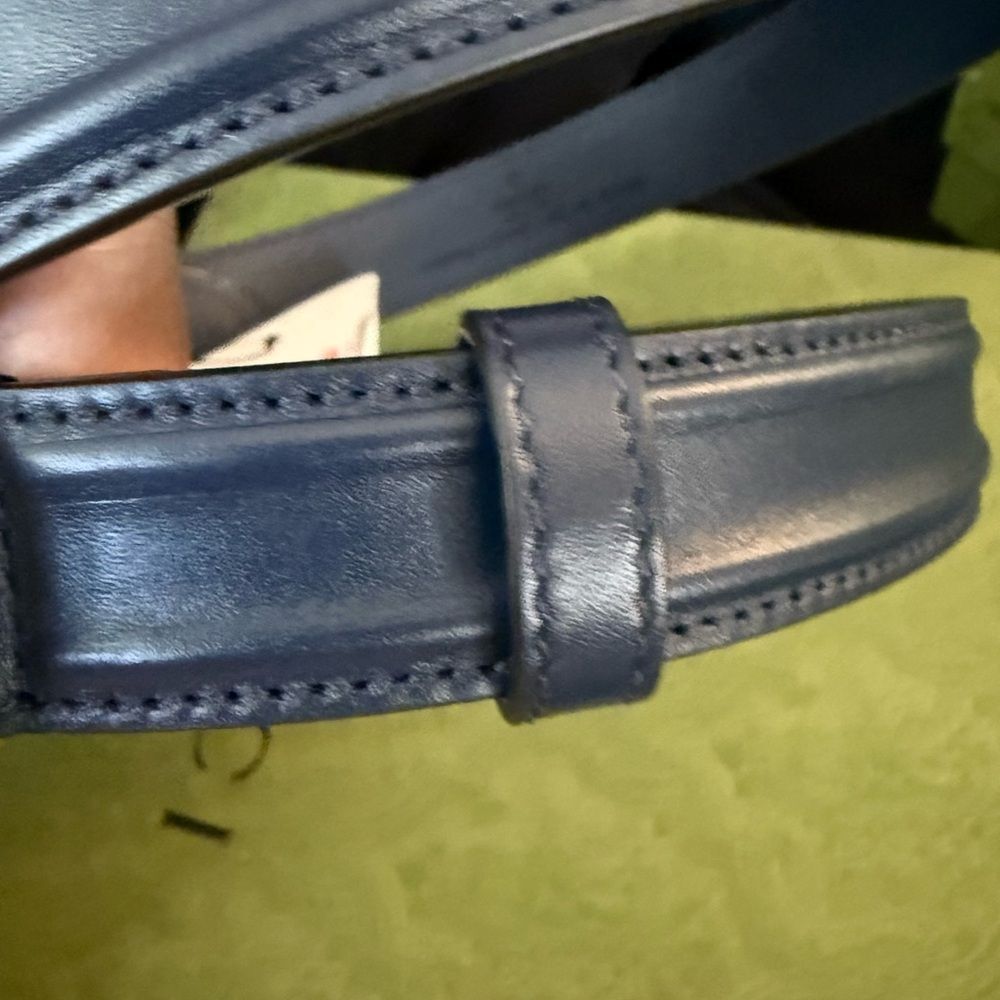 Brand new unisex Gucci Gold Buckle navy Leather Belt - Picture 5 of 9